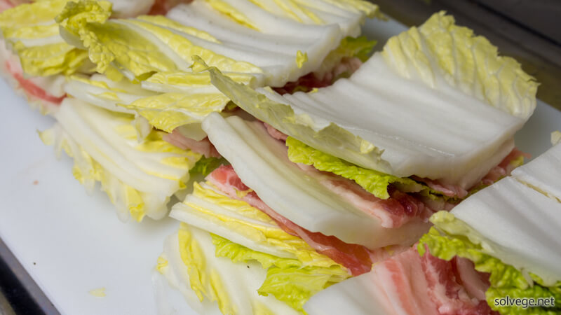 chinese-cabbage-and-pig-plate-stack-pan05.jpg